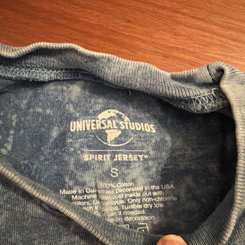 Universal Studios Hello Kitty Bride Of Chucky Spirit Jersey Acid Wash Small SM - Picture 7 of 9